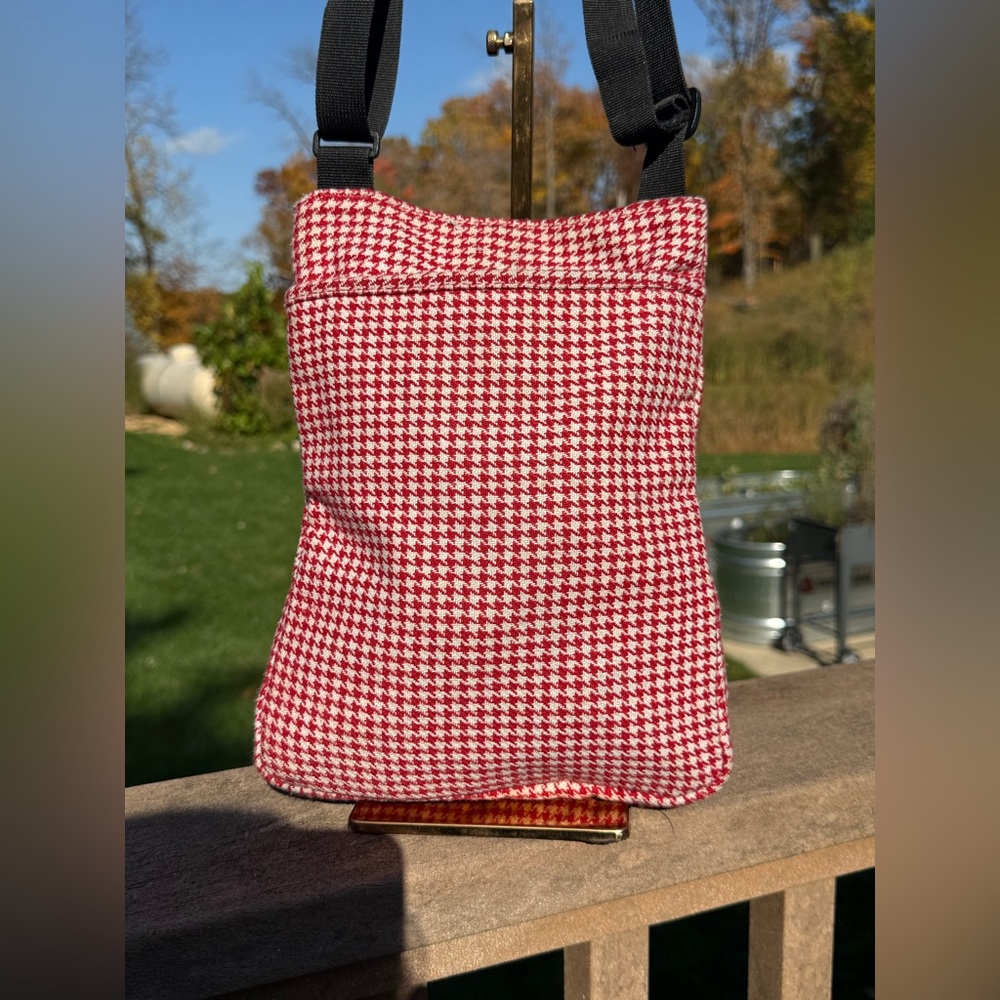 GUC! KAVU Red Houndstooth Wool Vintage Limited Edition Crossbody Bag - Picture 6 of 12